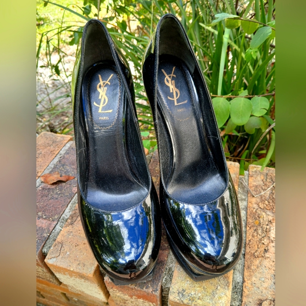 Yves st.laurent patent heels
